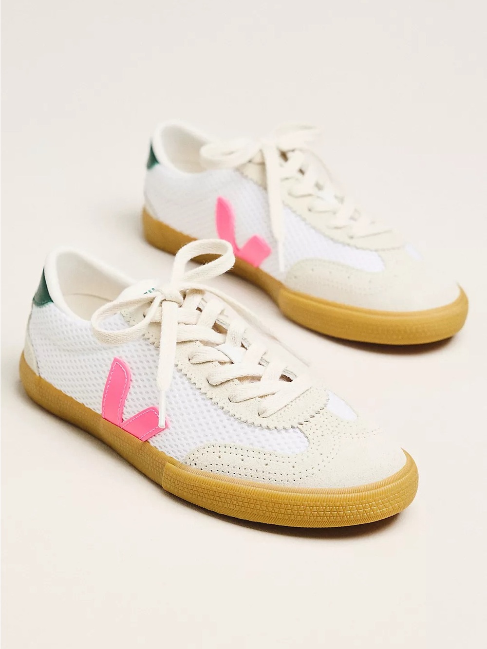 New Veja Exclusive Volley Sneakers Lunar Sari Poker - Picture 2 of 7